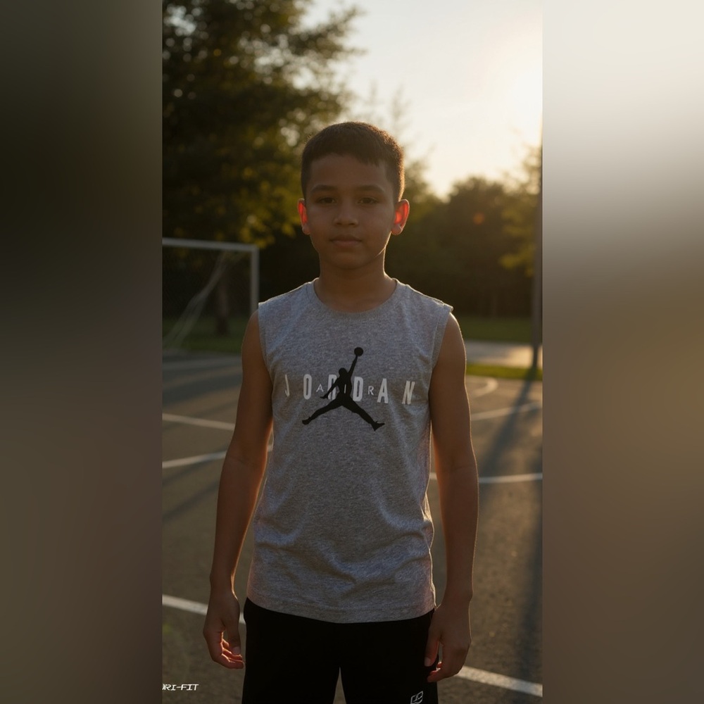 Jordan Sleeveless Youth Active Shirt XL Gray - Picture 3 of 4